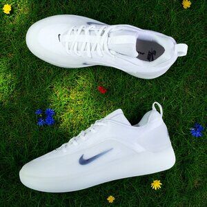 Nike SB Zoom Nyjah 4 Shoes / White-Black (BRAND NEW)